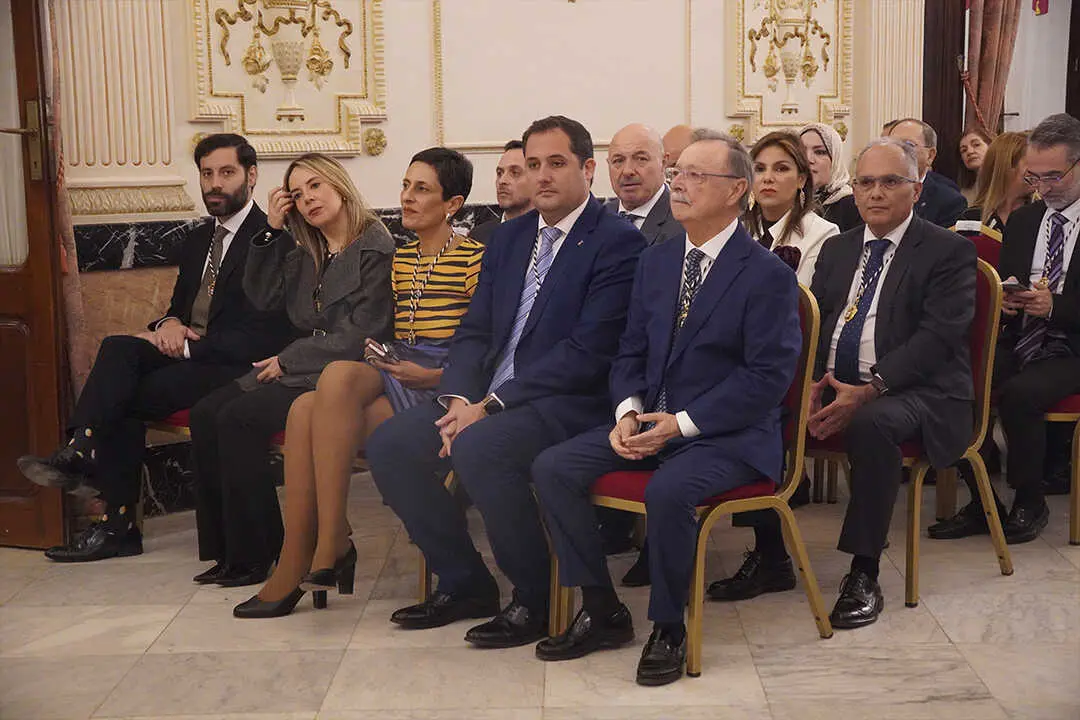 Entrega de la Medalla de Plata al  Regimiento de Caballer&iacute;a Montesa n&ordm;3