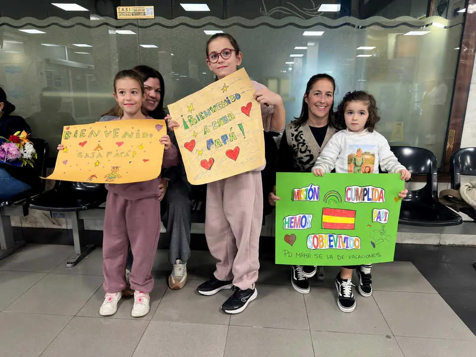 La Legi&oacute;n y Regulares llegan a Ceuta tras su misi&oacute;n en Irak (3)
