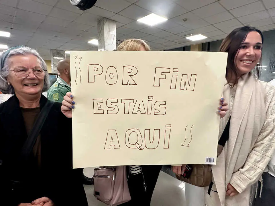 La Legi&oacute;n y Regulares llegan a Ceuta tras su misi&oacute;n en Irak (21)