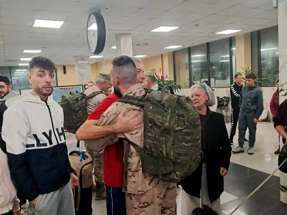 El regreso a Ceuta tras su misi&oacute;n en Irak del contingente de la Comandancia General, en im&aacute;genes  (4)
