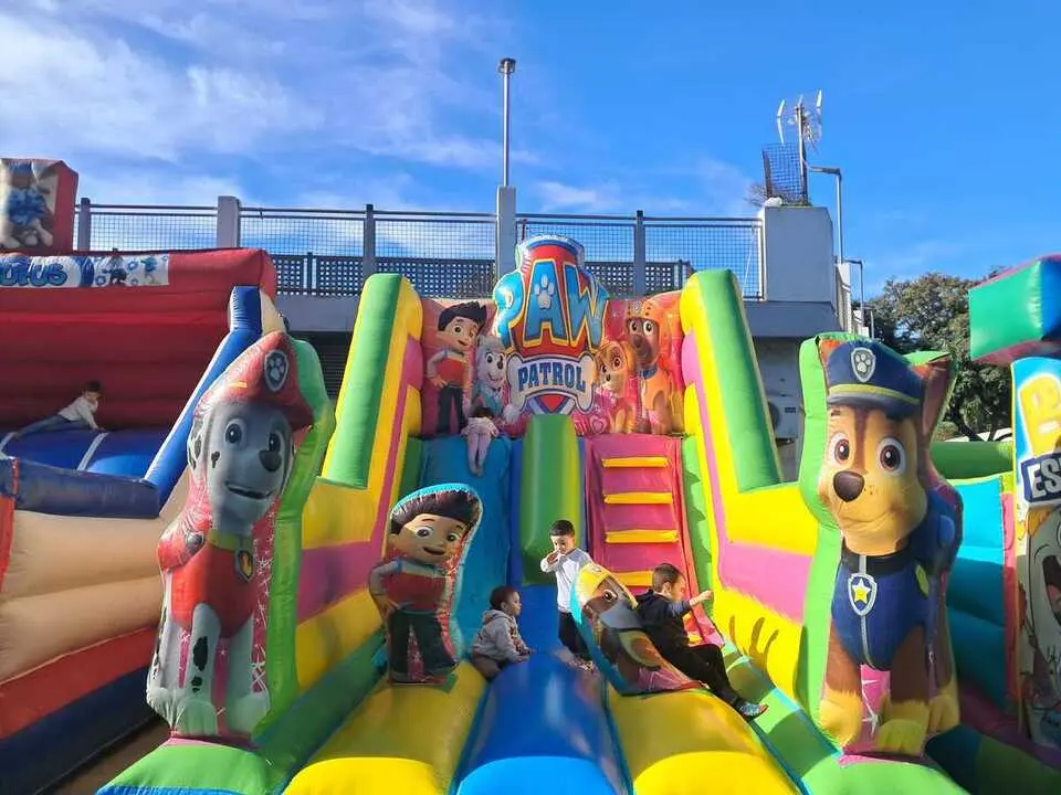 Fiesta infantil en el Auditorio de La Marina / C&eacute;sar Mart&iacute;n