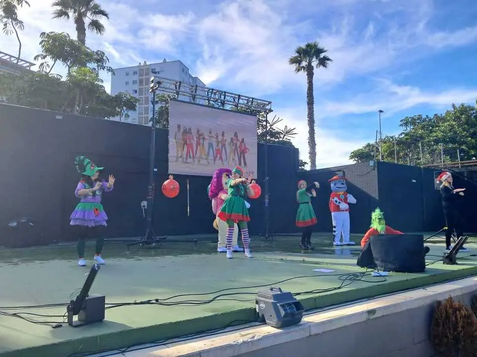 Fiesta infantil en el Auditorio de La Marina / C&eacute;sar Mart&iacute;n