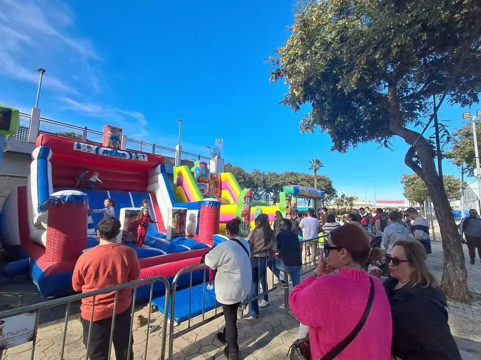 Fiesta infantil en el Auditorio de La Marina / C&eacute;sar Mart&iacute;n