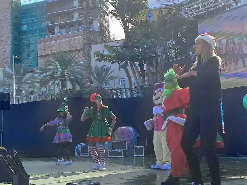Fiesta infantil en el Auditorio de La Marina / C&eacute;sar Mart&iacute;n