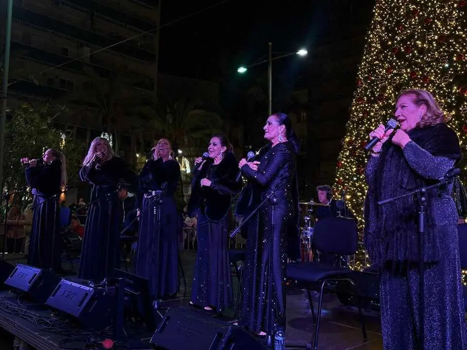 Chocolate, churros y Zamboba: la Navidad llega a Plaza de los Reyes / Alma Palomino