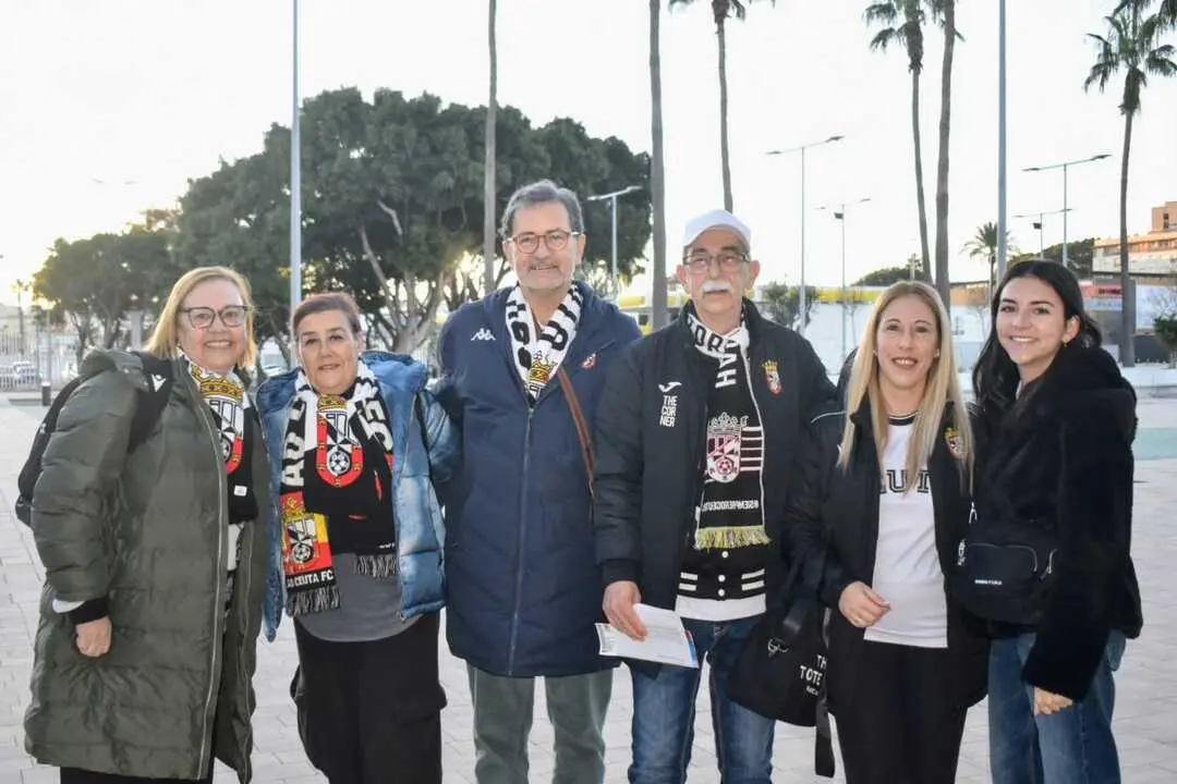 La afici&oacute;n de la AD Ceuta FC rumbo a M&aacute;laga (7)