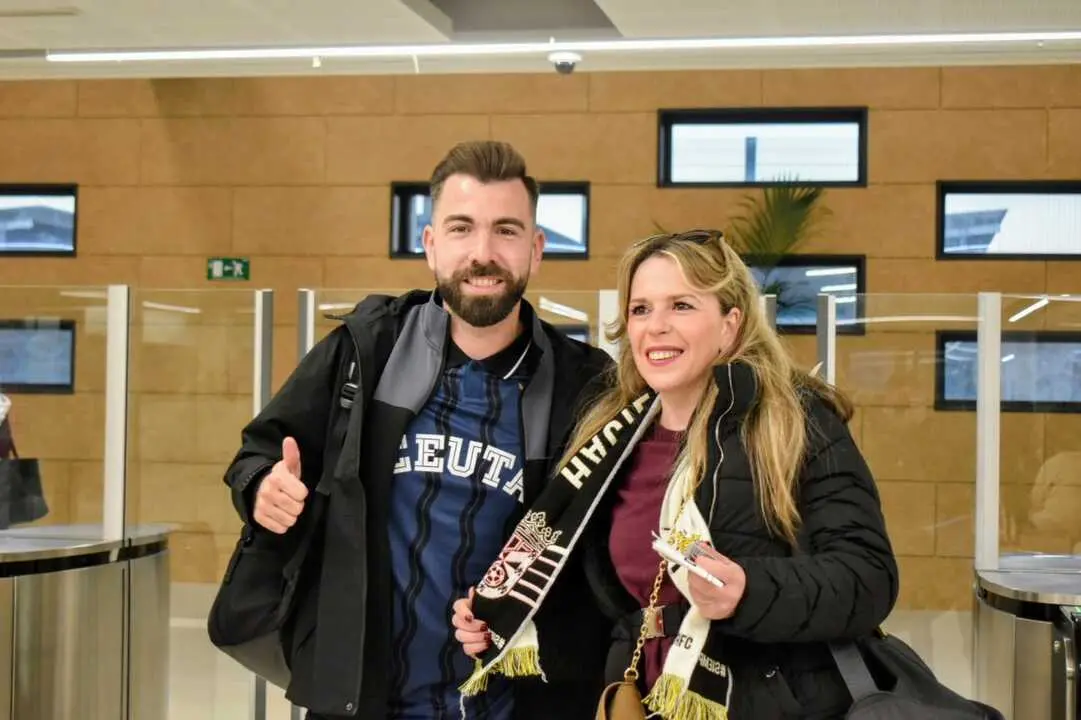 La afici&oacute;n de la AD Ceuta FC rumbo a M&aacute;laga (14)