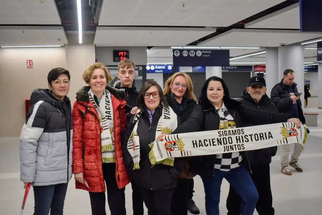La afici&oacute;n de la AD Ceuta FC rumbo a M&aacute;laga (15)