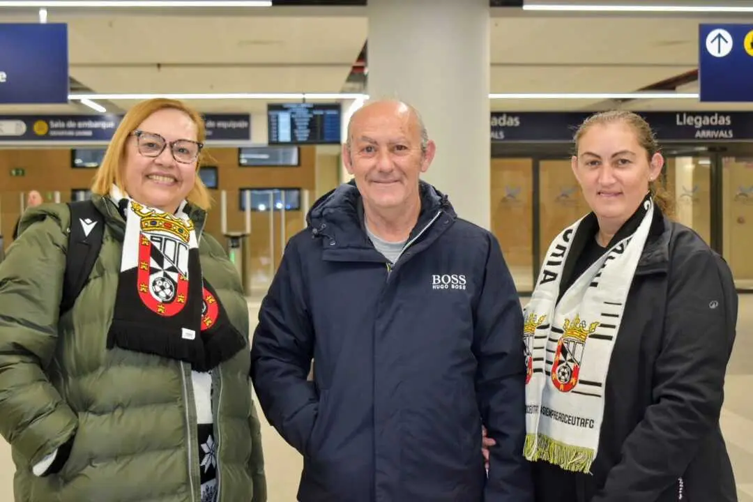La afici&oacute;n de la AD Ceuta FC rumbo a M&aacute;laga (21)