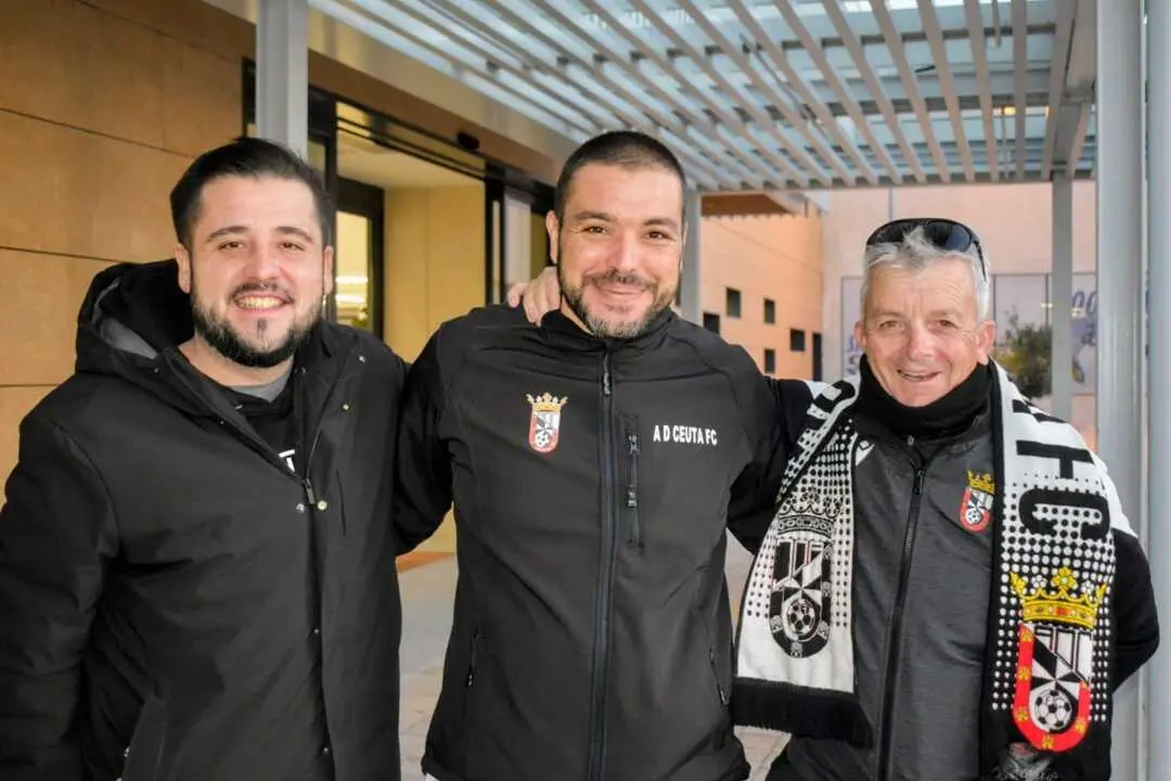 La afici&oacute;n de la AD Ceuta FC rumbo a M&aacute;laga (24)