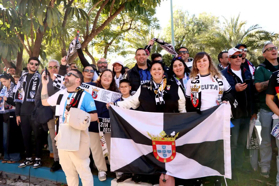 La afici&oacute;n de la AD Ceuta FC ya se encuentra en M&aacute;laga  (4)