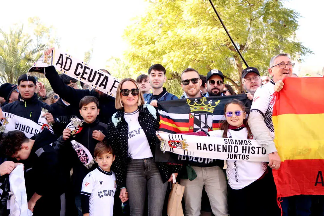 La afici&oacute;n de la AD Ceuta FC ya se encuentra en M&aacute;laga  (2)