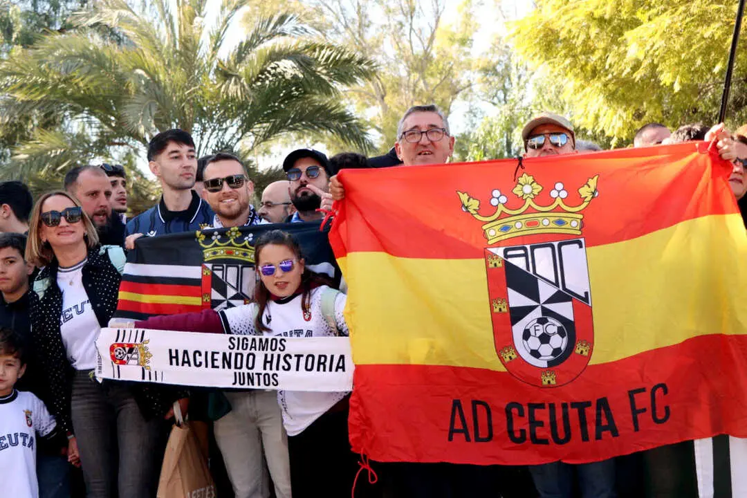 La afici&oacute;n de la AD Ceuta FC ya se encuentra en M&aacute;laga  (1)