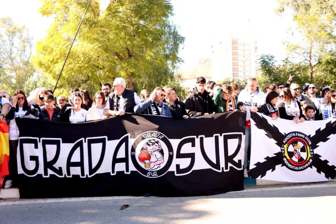 La afici&oacute;n de la AD Ceuta FC ya se encuentra en M&aacute;laga 