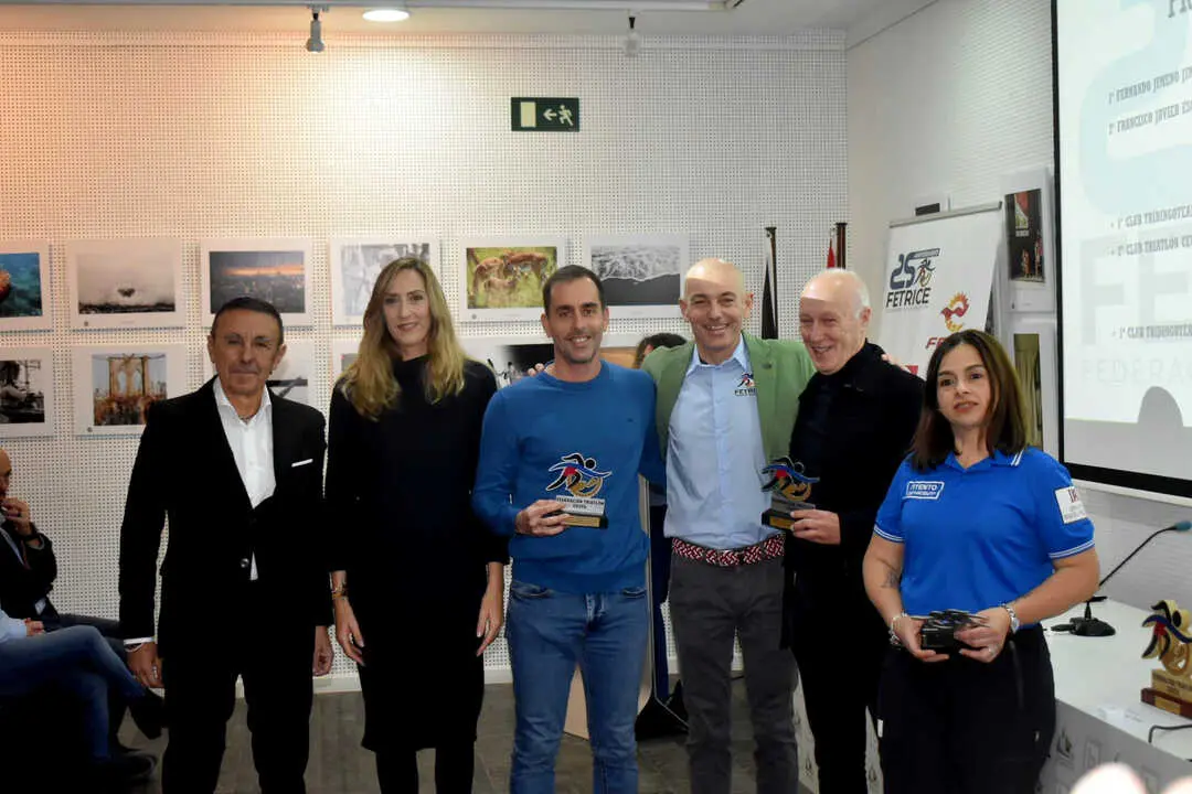 Gala de 25 aniversario de la Federaci&oacute;n de Triatl&oacute;n de Ceuta (17)
