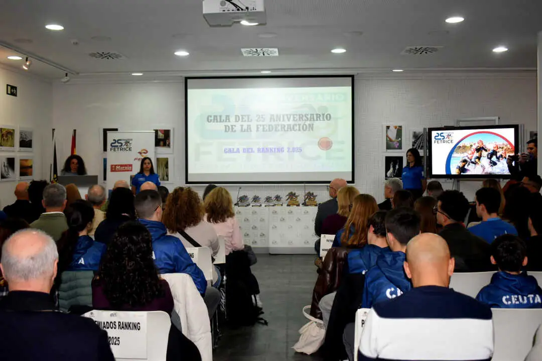 Gala de 25 aniversario de la Federaci&oacute;n de Triatl&oacute;n de Ceuta (4)