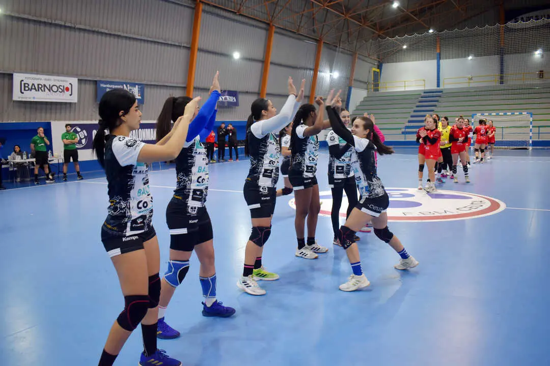 Encuentro entre el Balonmano Estudiantes de Ceuta y el DEZA C&oacute;rdoba (20)