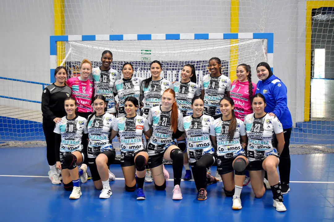 Encuentro entre el Balonmano Estudiantes de Ceuta y el DEZA C&oacute;rdoba (19)