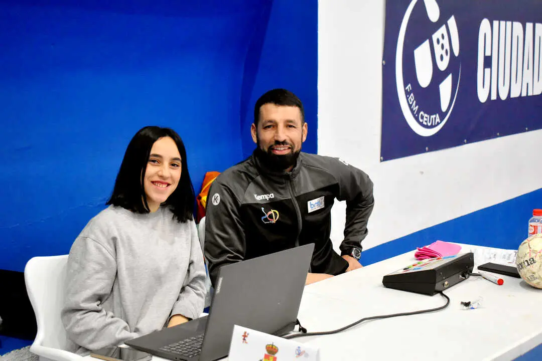 Encuentro entre el Balonmano Estudiantes de Ceuta y el DEZA C&oacute;rdoba (15)