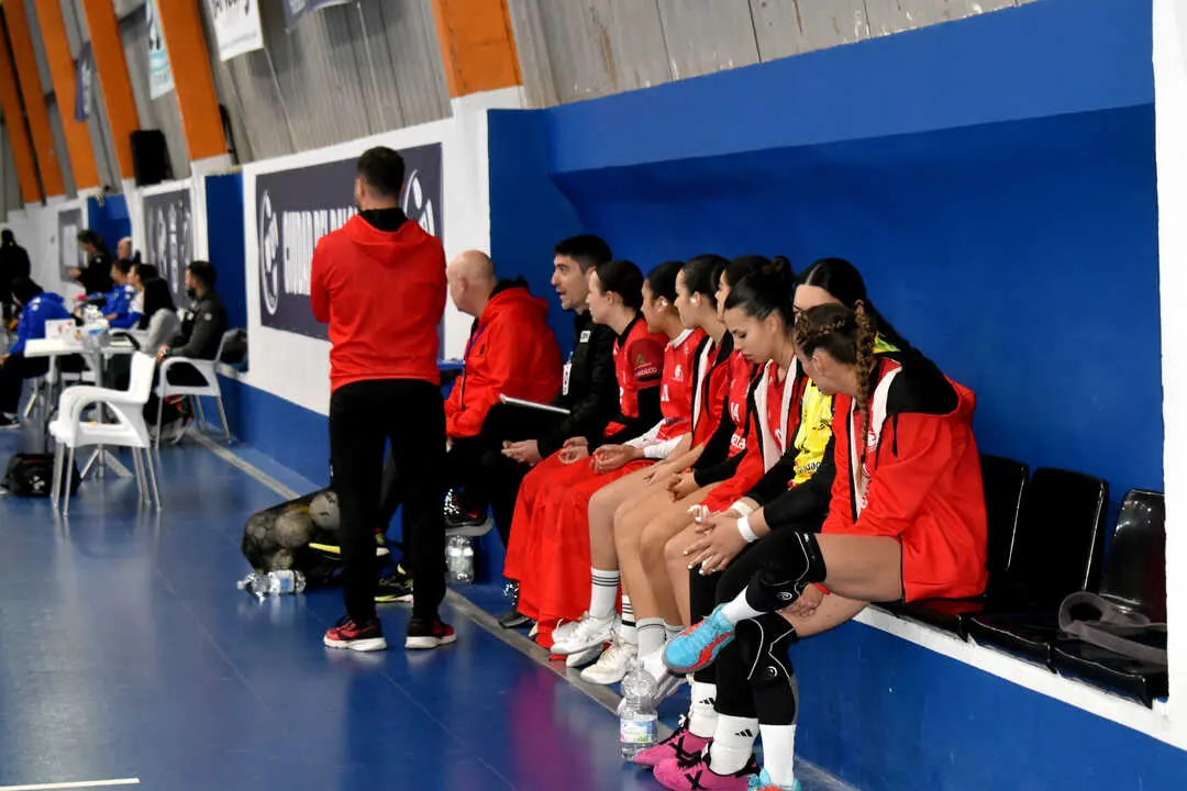 Encuentro entre el Balonmano Estudiantes de Ceuta y el DEZA C&oacute;rdoba (6)
