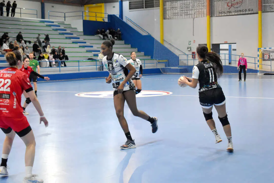 Encuentro entre el Balonmano Estudiantes de Ceuta y el DEZA C&oacute;rdoba (1)