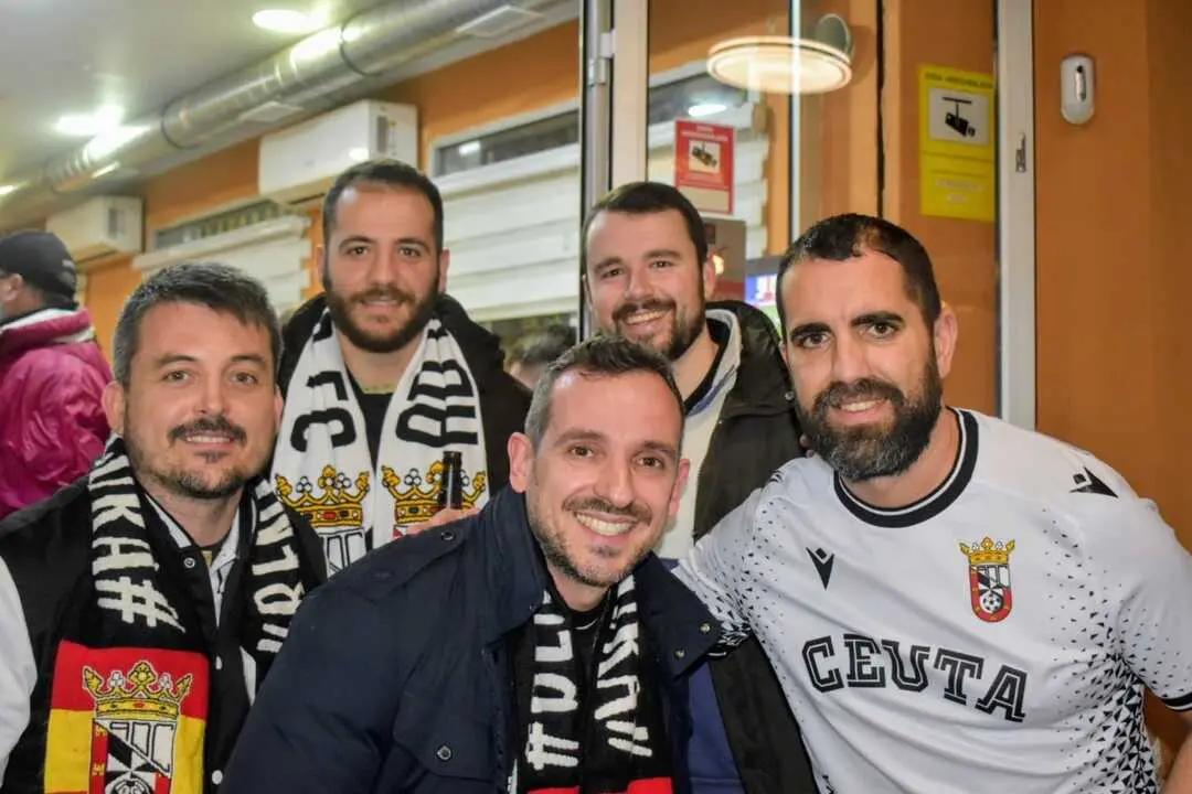 La previa del duelo entre el Ceuta (con Campa&ntilde;a de titular) y la Cultural, en im&aacute;genes / Rafa B&aacute;ez