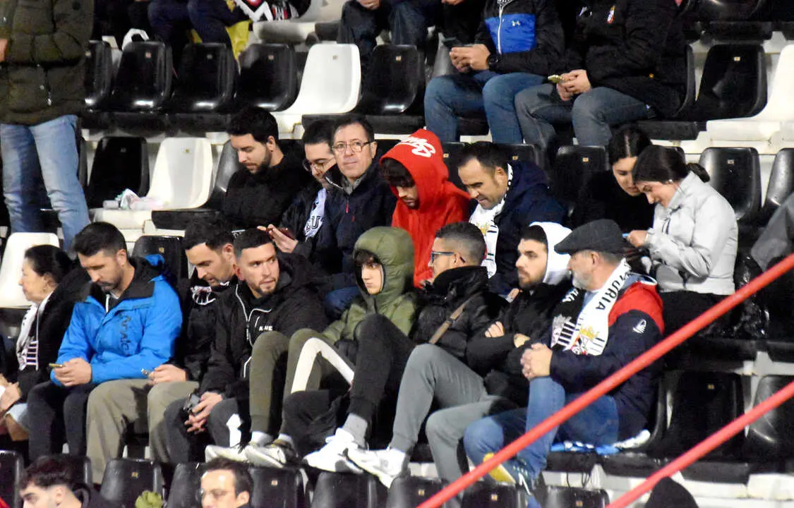 Afici&oacute;n en el Murube en el duelo entre la AD Ceuta FC y la Cultural Leonesa. Foto: Rafa B&aacute;ez