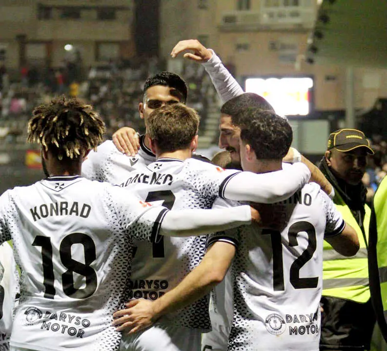 Celebraci&oacute;n del triunfo de la AD Ceuta FC. Foto: Abdeselam Mohamed