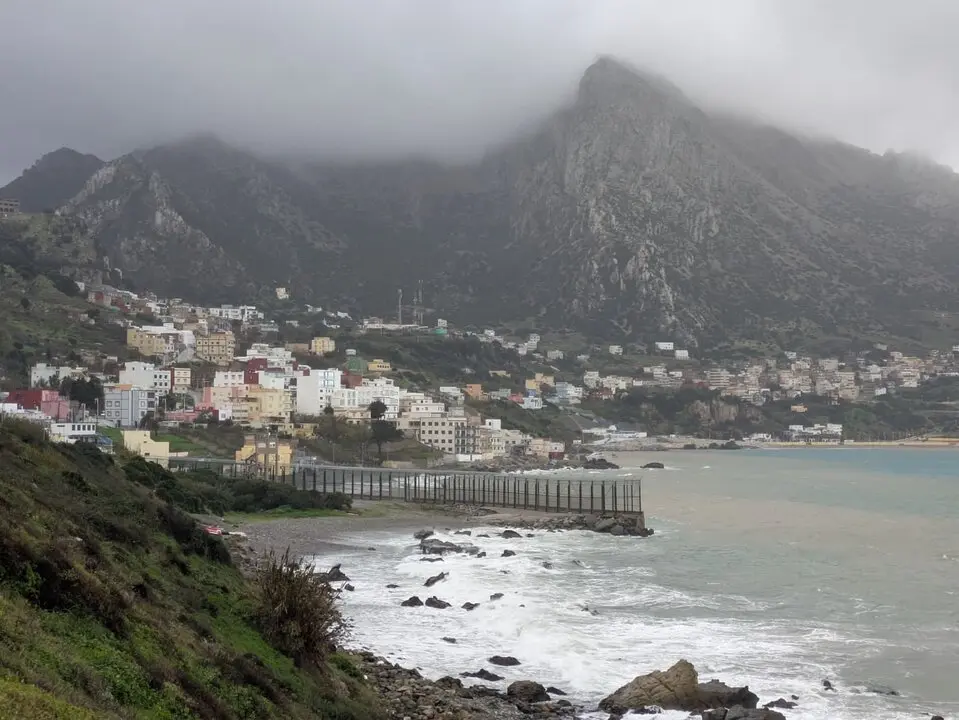 As&iacute; golpea el temporal en la barriada de Benz&ugrave;. Foto: Rafa B&aacute;ez&nbsp;