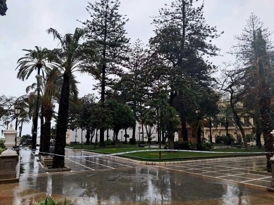 Efectos del fuerte temporal en Ceuta. Foto C&eacute;sar Mart&iacute;n  (14)