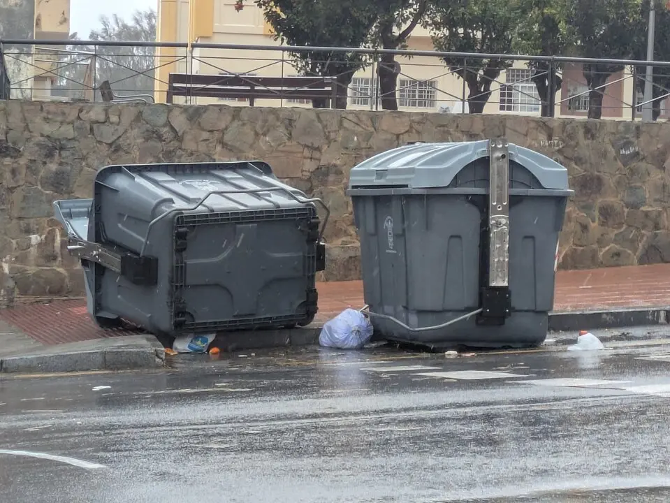 Efectos del fuerte temporal en Ceuta. Foto Rafa B&aacute;ez