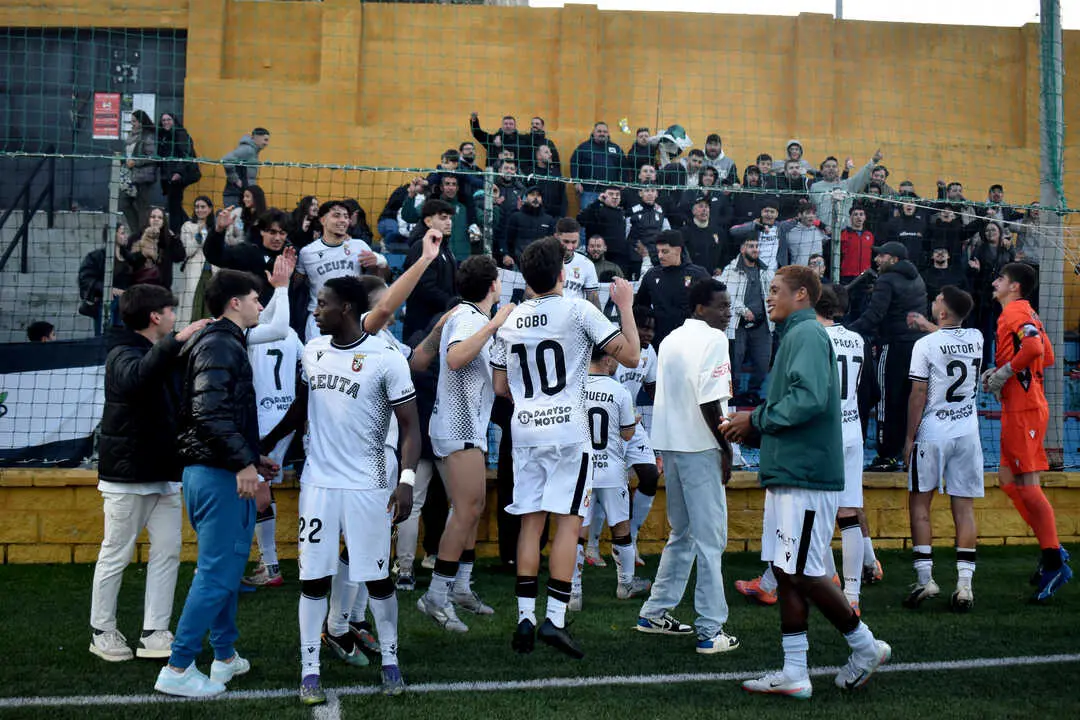 Encuentro entre el filial de la AD Ceuta FC y la Real Balomp&eacute;dica Linense