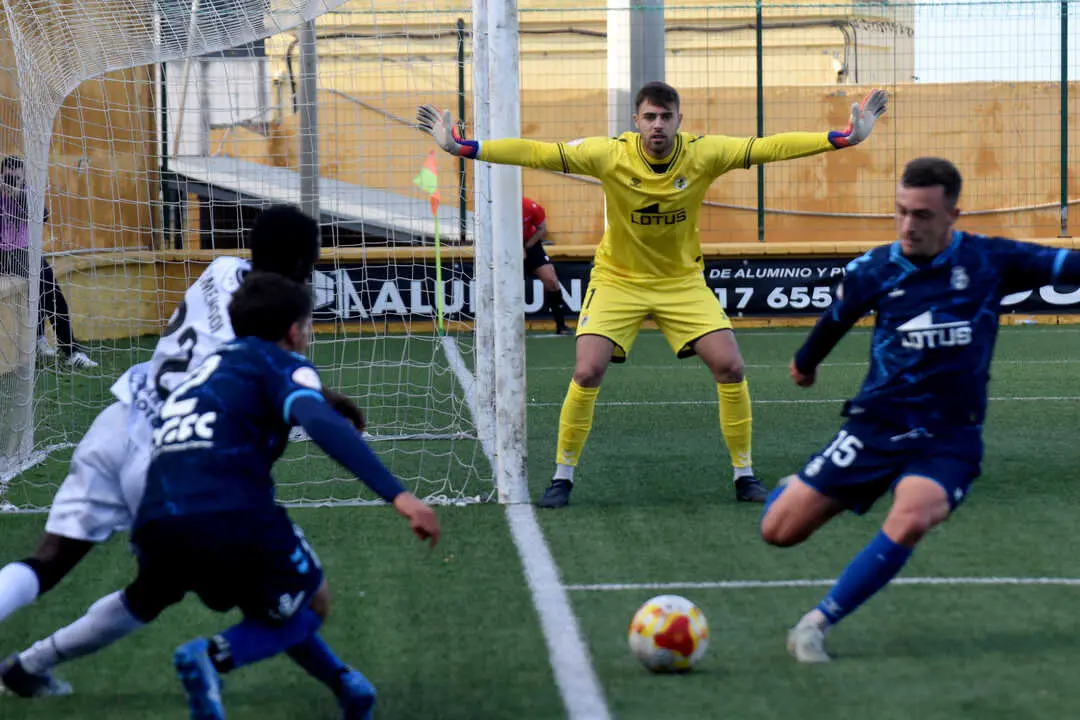 Encuentro entre el filial de la AD Ceuta FC y la Real Balomp&eacute;dica Linense  (10)