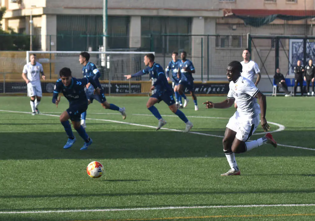 Encuentro entre el filial de la AD Ceuta FC y la Real Balomp&eacute;dica Linense  (5)