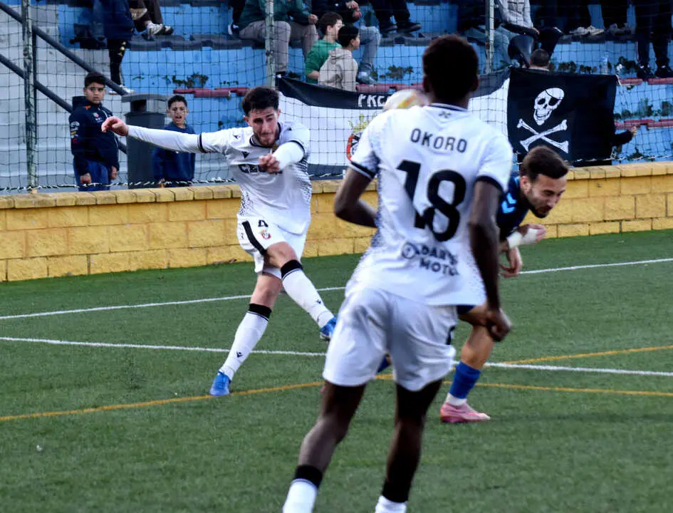 Encuentro entre el filial de la AD Ceuta FC y la Real Balomp&eacute;dica Linense  (28)
