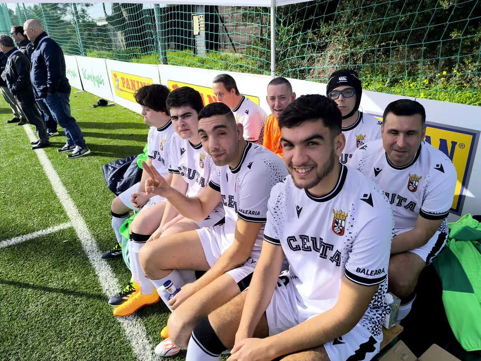 Equipo de la AD Ceuta FC de la Liga Genuine en C&aacute;diz  (10)