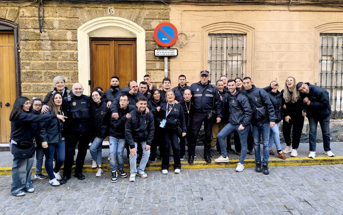 Equipo de la AD Ceuta FC de la Liga Genuine en C&aacute;diz  (6)
