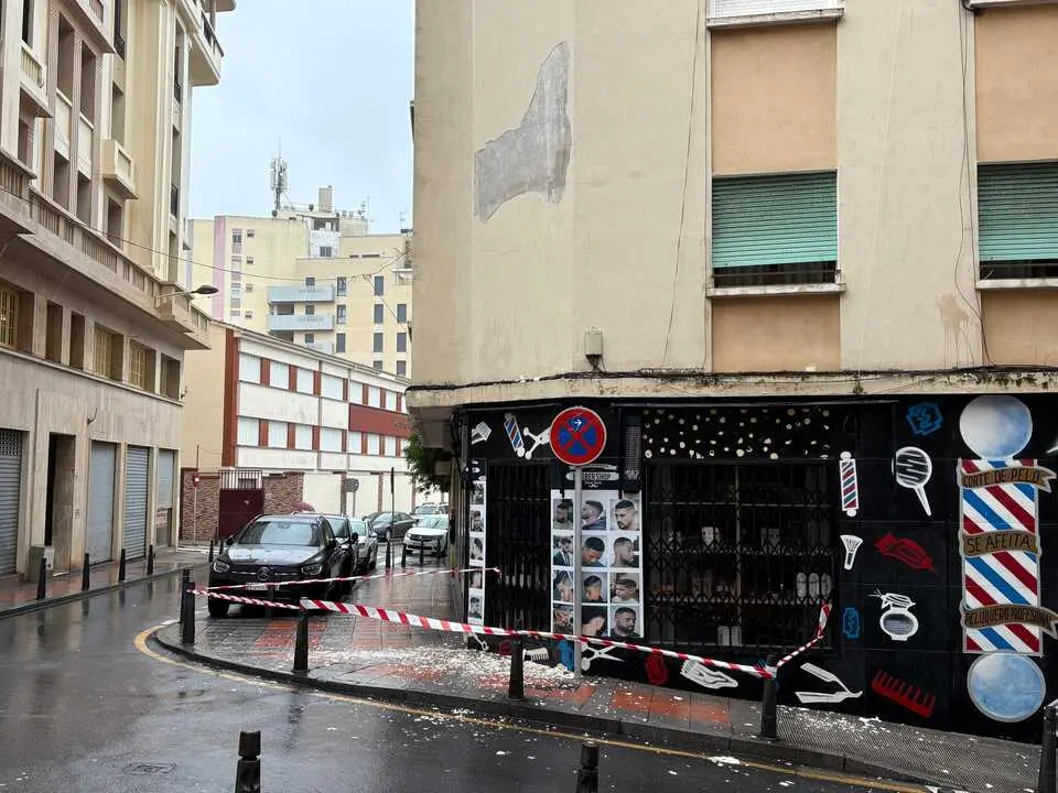 Los efectos de la alerta naranja en Ceuta (2)