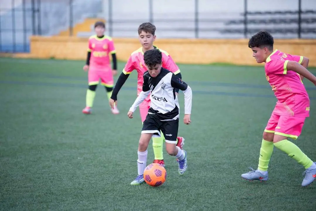 Jornada de f&uacute;tbol base de la RFFCE durante este viernes 6 de febrero en el Jos&eacute; Benoliel. Foto: Ra&uacute;l Fern&aacute;ndez