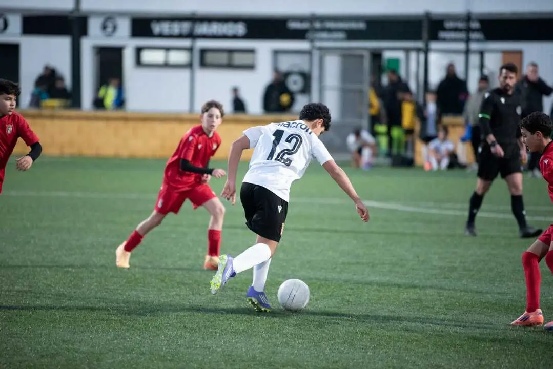 Jornada de f&uacute;tbol base de la RFFCE durante este viernes 6 de febrero en el Jos&eacute; Benoliel. Foto: Ra&uacute;l Fern&aacute;ndez