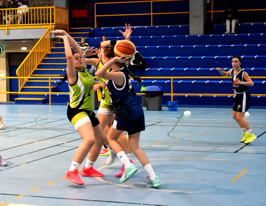 Partido de la Liga Auton&oacute;mica de Baloncesto entre el CB Ceuta y el CB La Inmaculada (3)