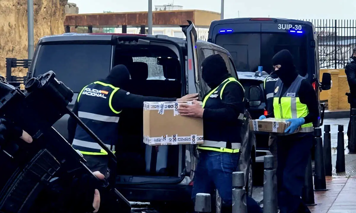Operaci&oacute;n policial en el Mixto _ Laura Ortiz