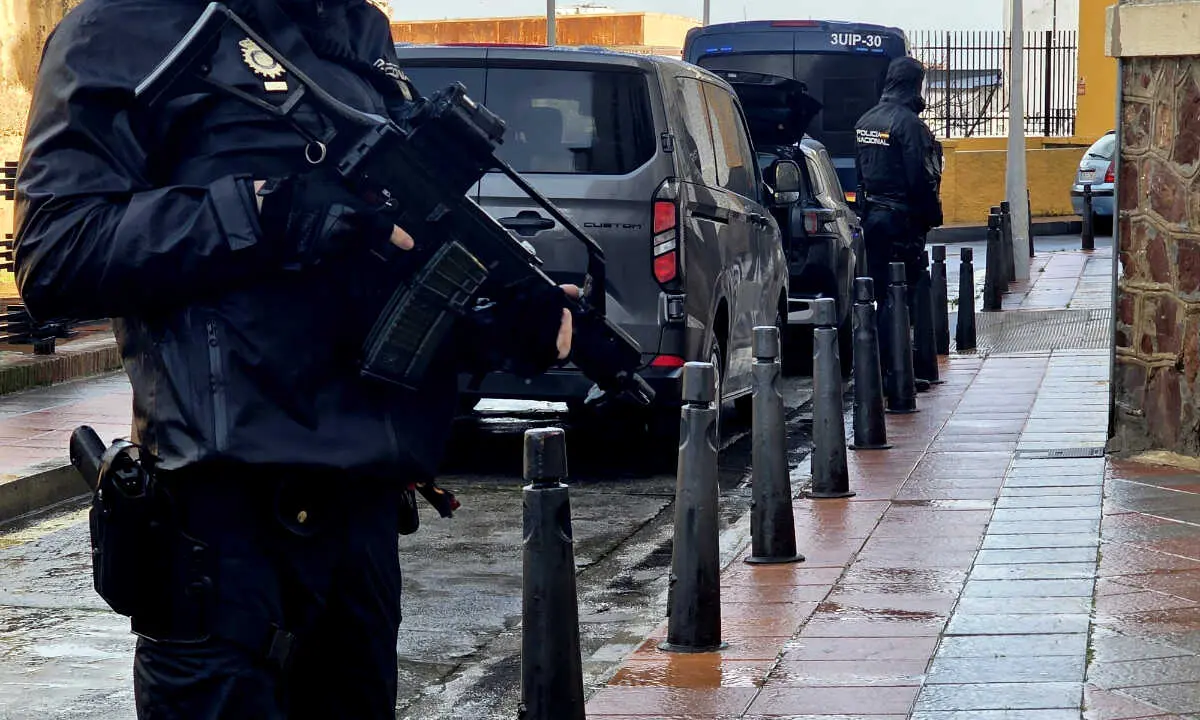 Operaci&oacute;n Policial en la barriada del Mixto _ Laura Ortiz(2)