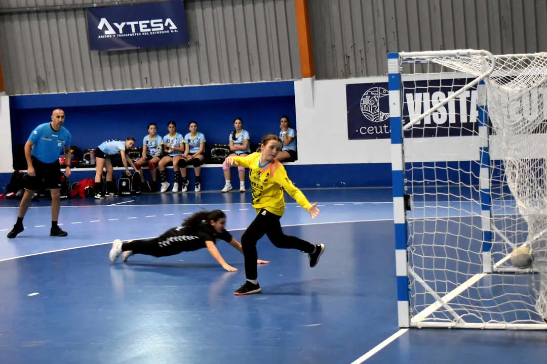 Encuentro de Liga Andaluza de Balonmano Infantil entre el CB Ram&oacute;n y Cajal y el Algeciras Promesas (11)