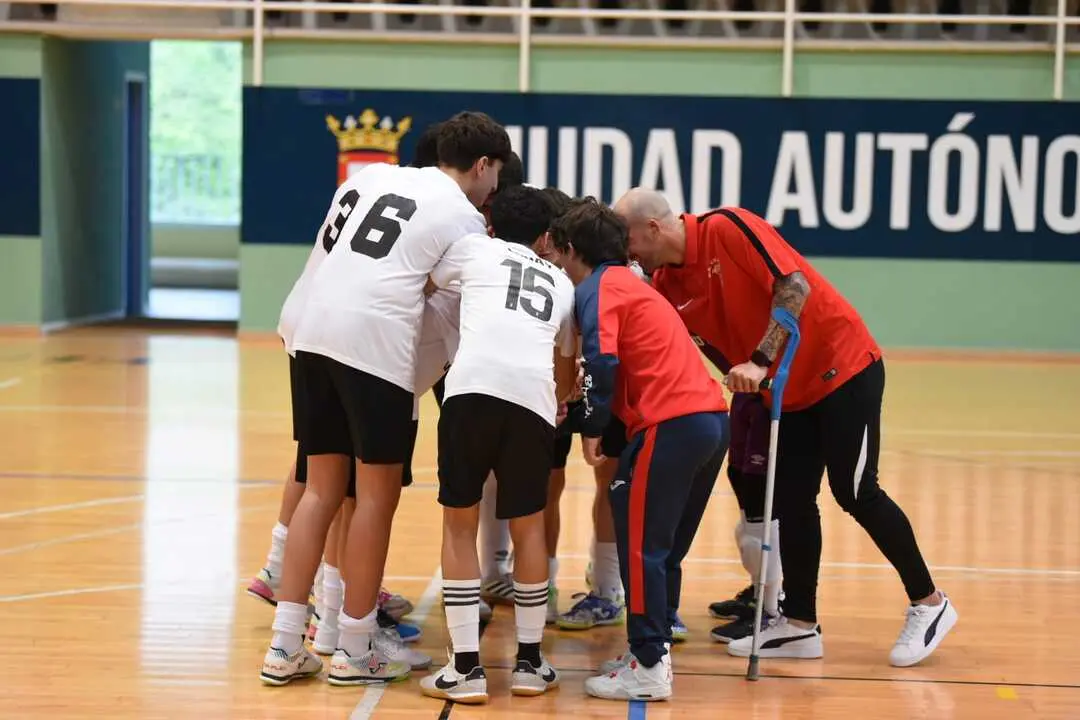 El Deportivo Ceut&iacute; derrota al CD Puerto Atl&eacute;tico y se proclama campe&oacute;n de la Liga Cadete de f&uacute;tbol sala de la RFFCE. Foto: Ra&uacute;l Fern&aacute;ndez