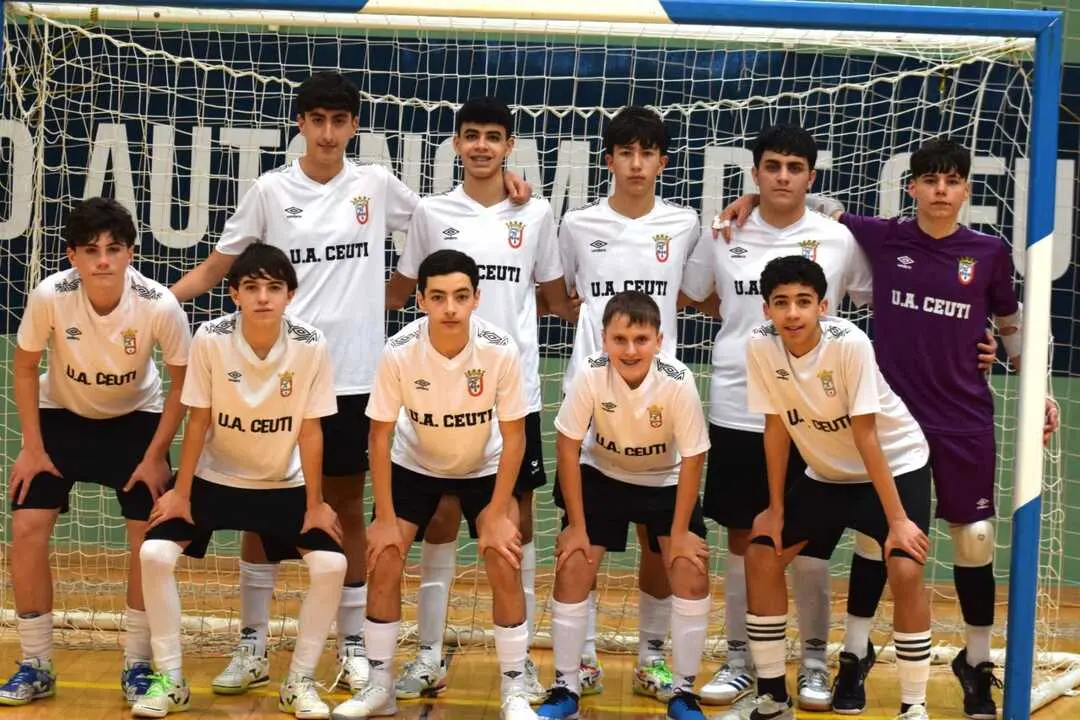 WhatsApp Image 2026-03-01 at 12.54.2El Deportivo Ceut&iacute; derrota al CD Puerto Atl&eacute;tico y se proclama campe&oacute;n de la Liga Cadete de f&uacute;tbol sala de la RFFCE