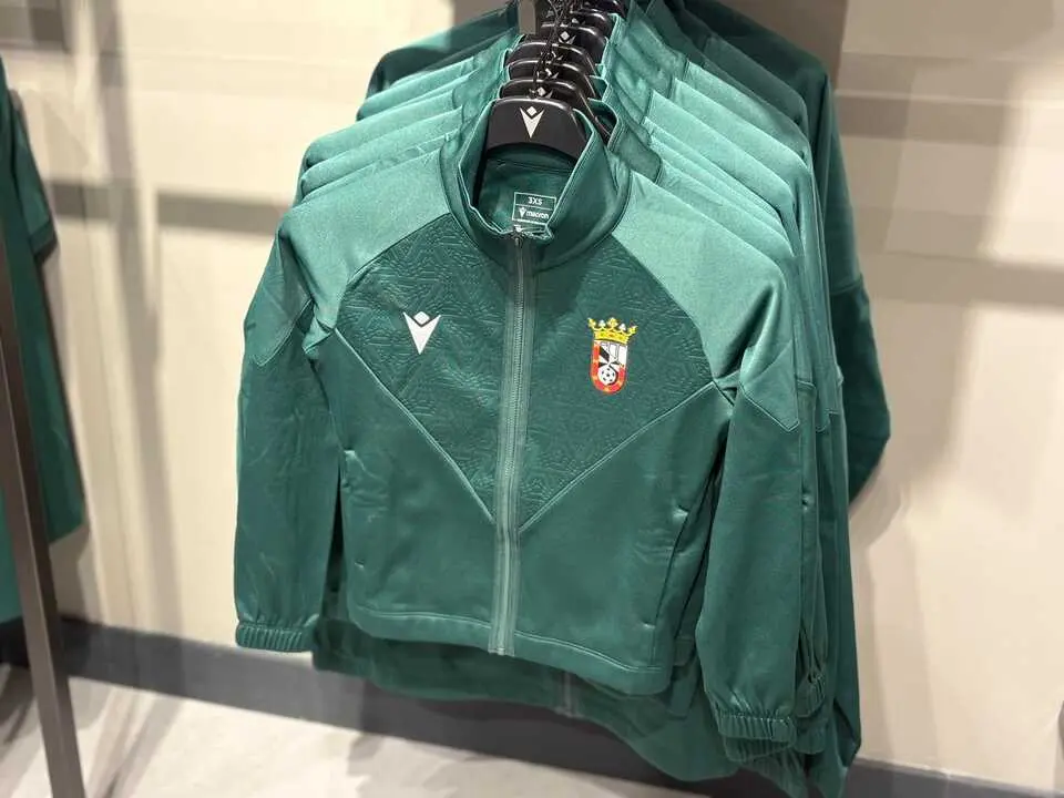 Inauguraci&oacute;n de la nueva tienda de la AD Ceuta FC. Foto: Alma Palomino