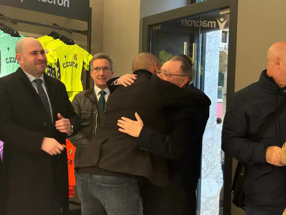 Inauguraci&oacute;n de la nueva tienda de la AD Ceuta FC. Foto: Alma Palomino