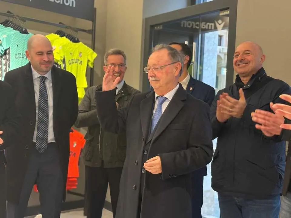 Inauguraci&oacute;n de la nueva tienda de la AD Ceuta FC. Foto: Alma Palomino