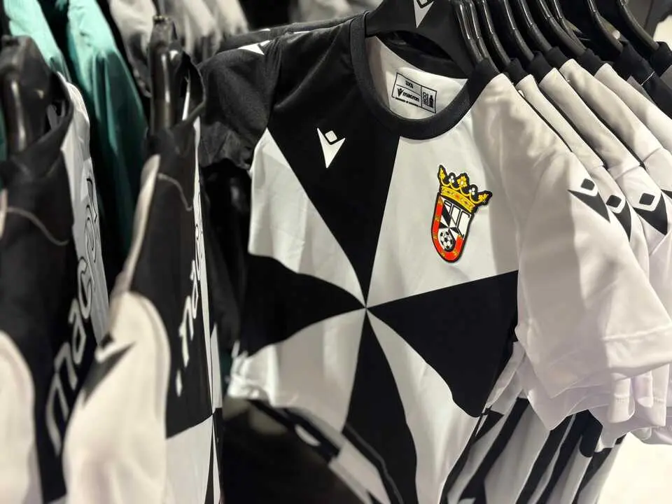 Inauguraci&oacute;n de la nueva tienda de la AD Ceuta FC. Foto: Alma Palomino